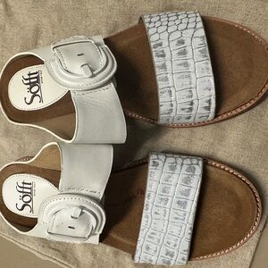 Sofft Women's White and Gray Sandals